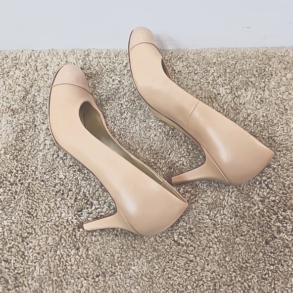 East 5th Beige Nude Faux Leather Round Toe Pump Heels Slip On Womens Size 7.5 - Picture 5 of 10